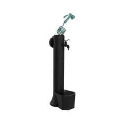 Fuente De Jardín Negra Modelo TRITONE-PRO. Doble Conexión De Agua, Cesta En La Base Y Manguera Flexible De 7,5 M De Longitud Para Regar El Jardín O Los Espacios Exteriores. Fabricado En Polietileno De Alta Resistencia. Todo Listo Para Un Fácil Montaja.